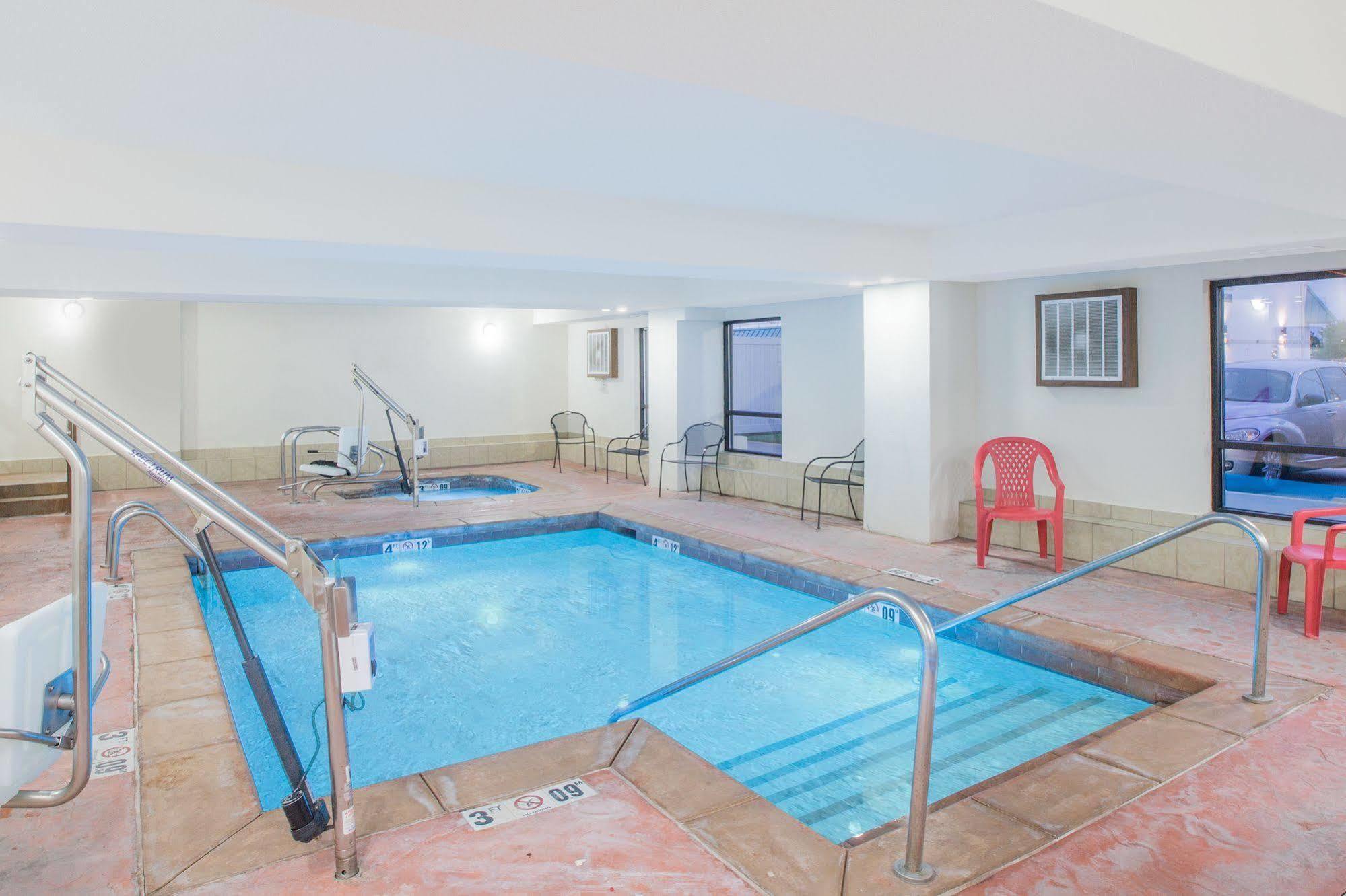 טולסה Sky Tree Hotels מראה חיצוני תמונה